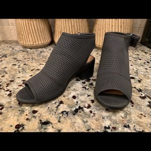 Soda Open-Toe Slingback Booties Faux Leather Dark Gray Girl Size 1M - EUC